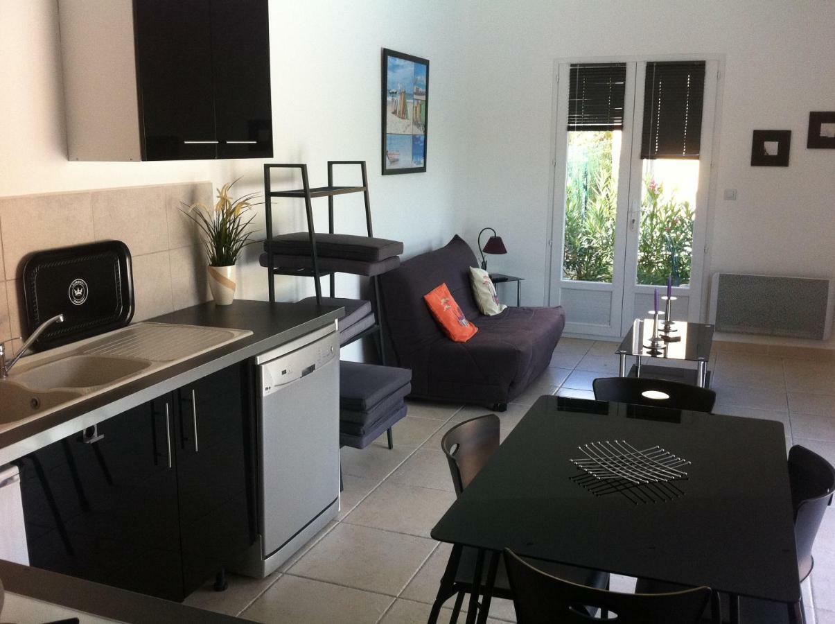 Les Cigales Des Pres Appartement Aups Exterior foto